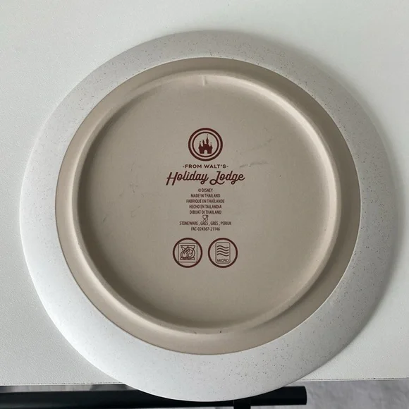 Disney Parks Walt’s Holiday Lodge Collection set of 4 salad plates - Picture 5 of 11